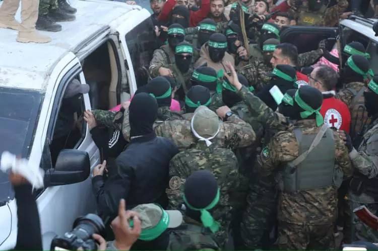 Hamas ve Siyonist teröristler arasında esir takası yapıldı 14