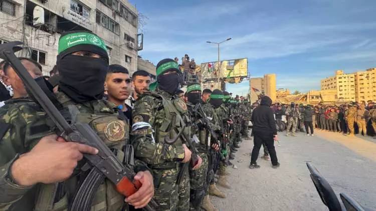 Hamas ve Siyonist teröristler arasında esir takası yapıldı 7