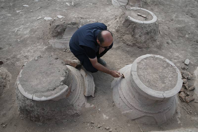 Van'daki Kevenli Kalesi kalıntısında çivi yazılı 76 pithos ortaya ç 23