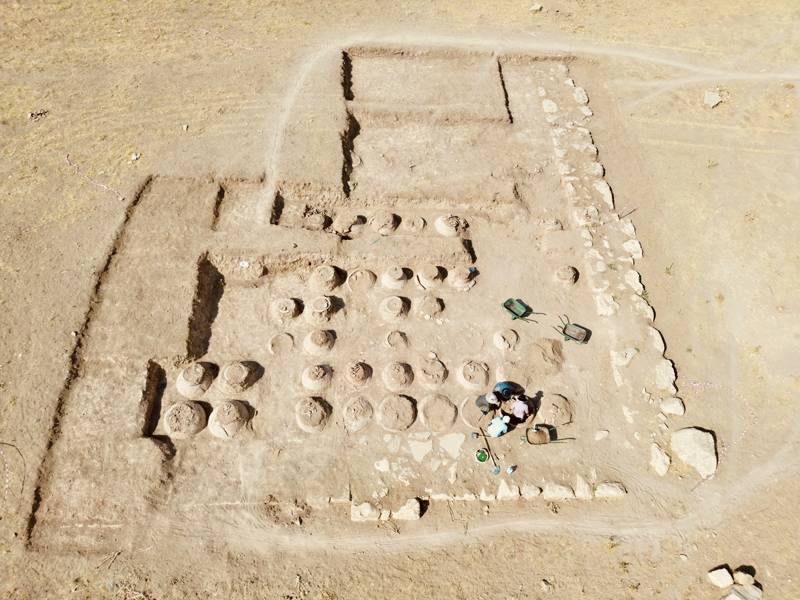 Van'daki Kevenli Kalesi kalıntısında çivi yazılı 76 pithos ortaya ç 6