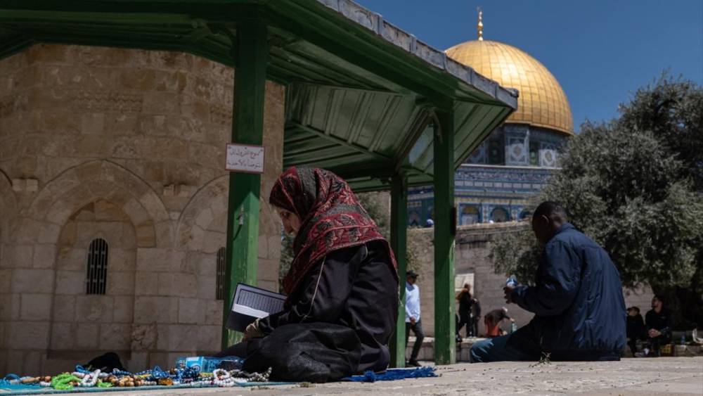 Haftalar sonra Mescid-i Aksa'da cuma namazına Filistinliler akın et 1