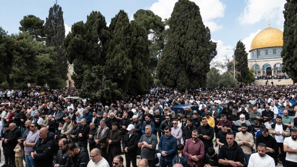 Haftalar sonra Mescid-i Aksa'da cuma namazına Filistinliler akın et 14