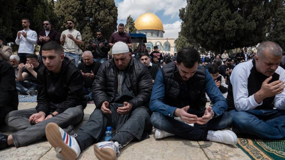 Haftalar sonra Mescid-i Aksa'da cuma namazına Filistinliler akın et 7