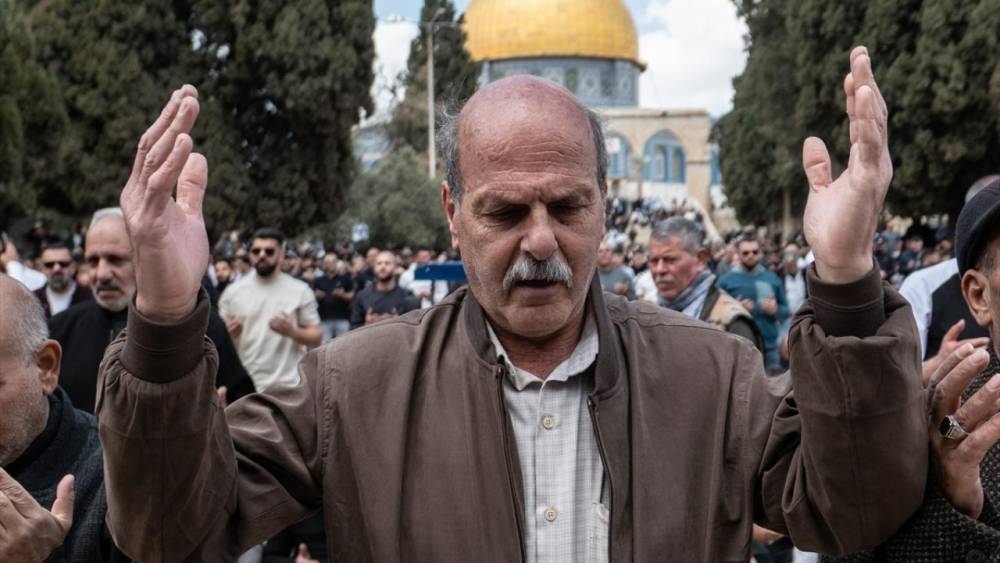 Haftalar sonra Mescid-i Aksa'da cuma namazına Filistinliler akın et 8