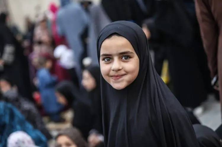 Gazze'de bayram namazı yıkılan camilerin enkazında ve çadır kamplar 5