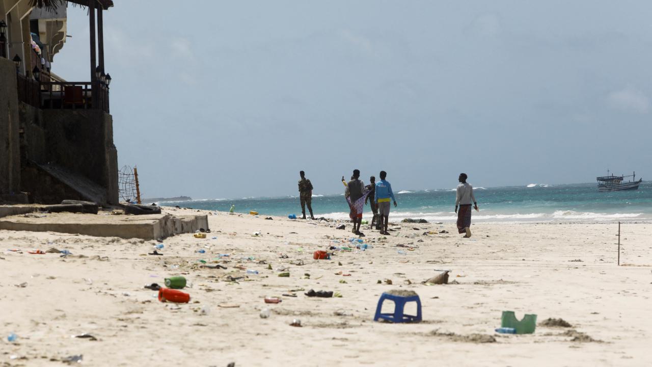 Somali'de bir plaj ve otele düzenlenen saldırıda 32 kişi öldü