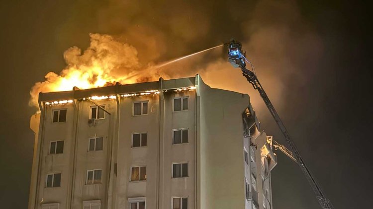 İzmir’deki Orman Yangını Yerleşim Yerlerine Sıçradı