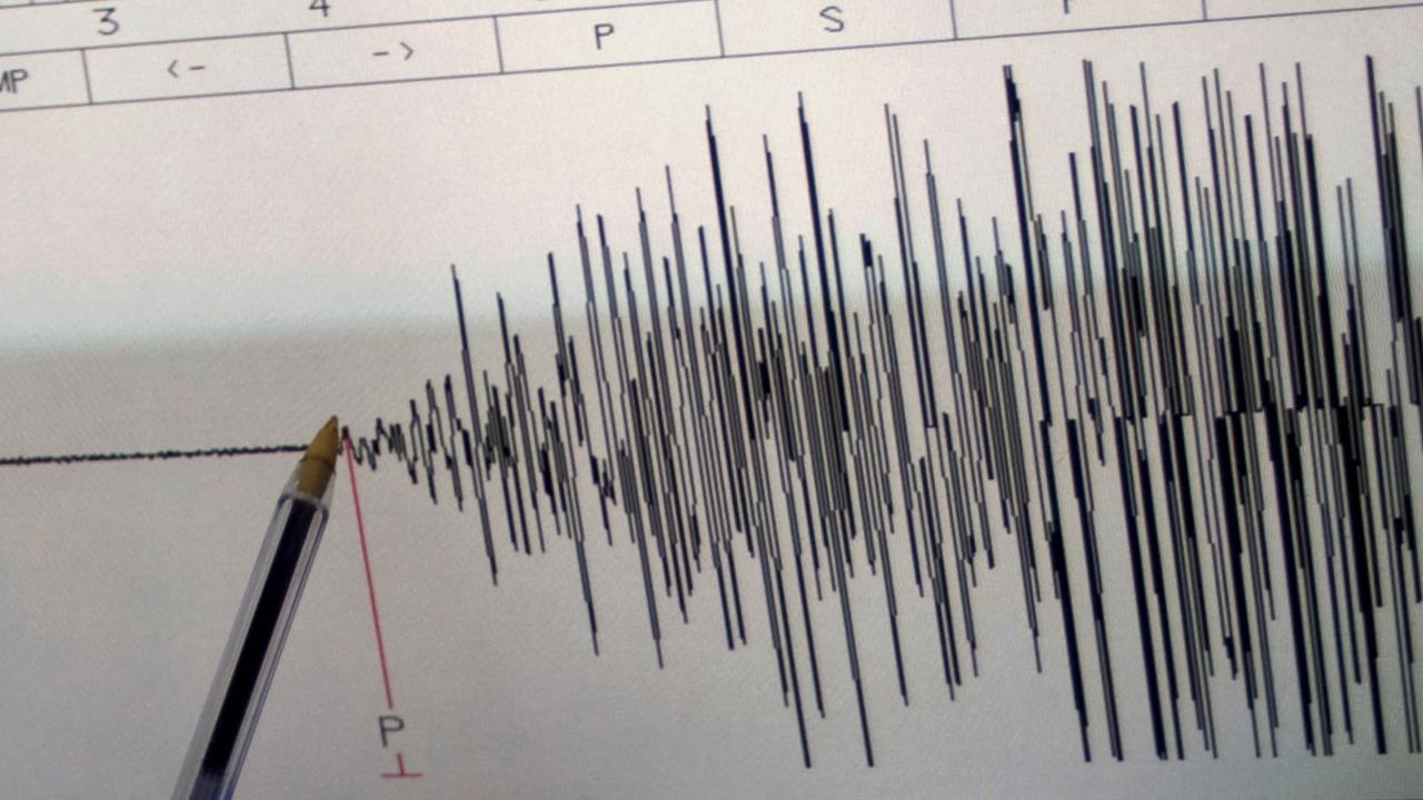 Endonezya'da 6 büyüklüğünde deprem