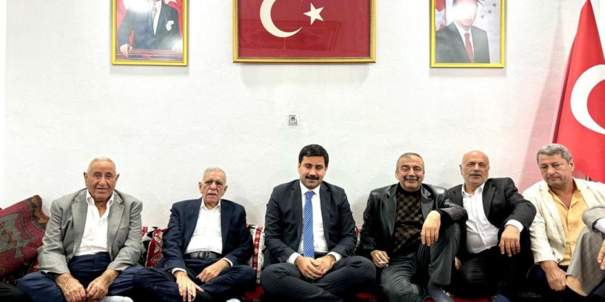 AK Parti ve DEM Partili vekillerden Şenyaşar ve Yıldız ailelerini barıştırmak için taziye ziyareti