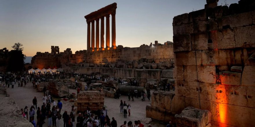 Siyonist Teröristler UNESCO Dünya Mirası Listesi'nde yer alan Lübnan'ın Baalbek kentini vurdu