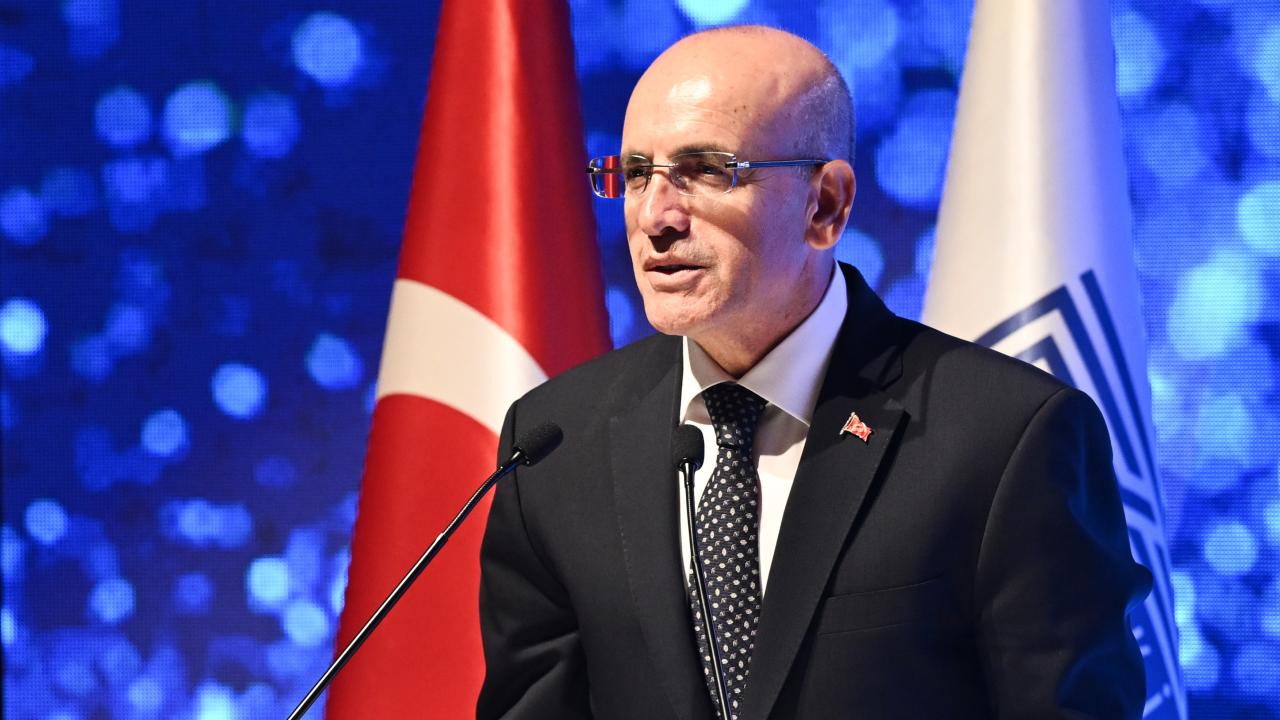 Bakan Şimşek: Bu yıl üç büyük kredi derecelendirme kuruluşunun notunu iki kademe artırdığı tek ülkeyiz