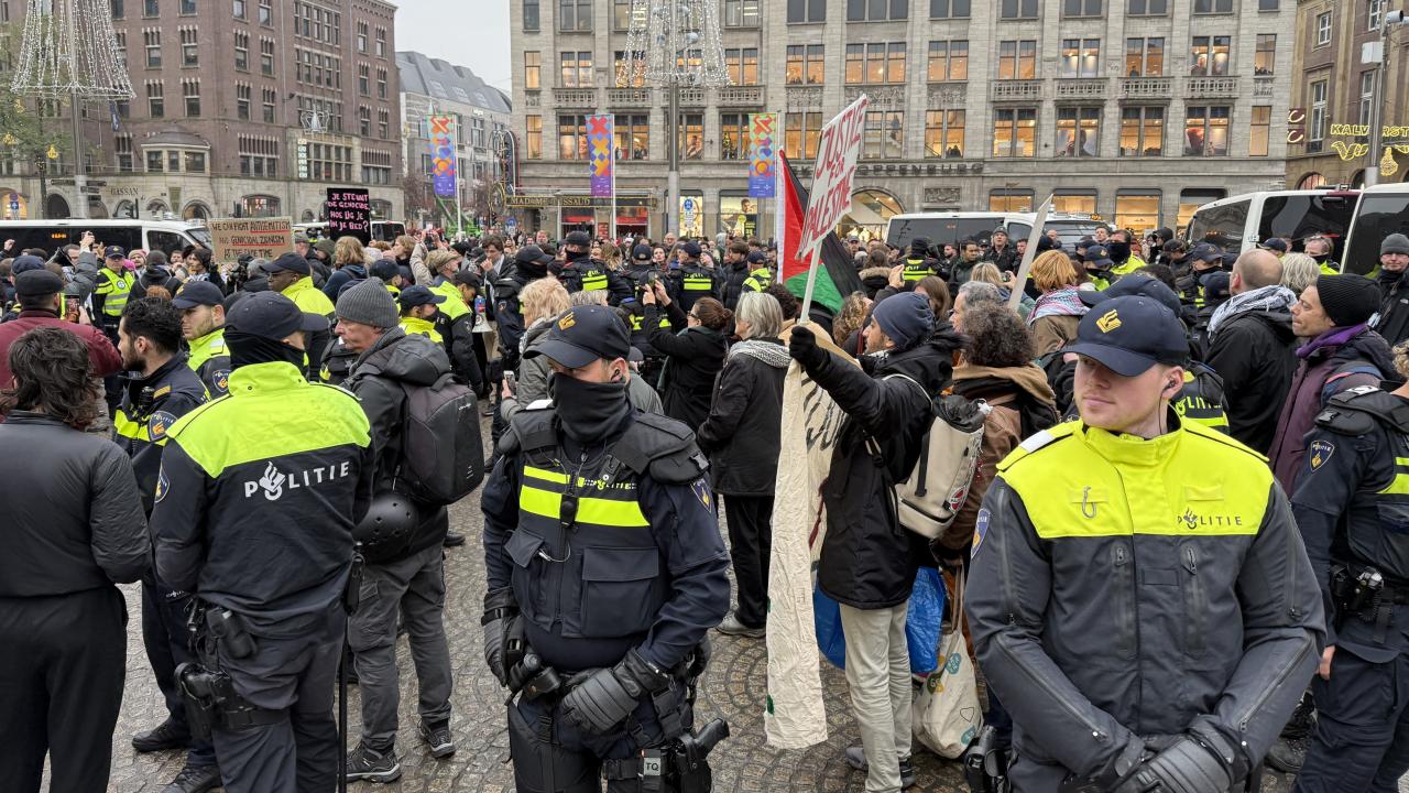 Hollanda'da Filistin destekçilerine sert polis müdahalesi