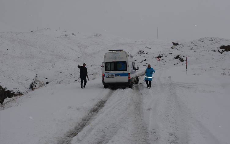 Meteoroloji 26 kentte alarm verdi: Kar yağışı devam ediyor