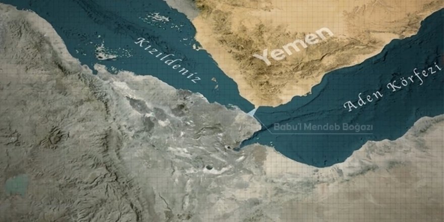 Yemen, ABD destroyerini ve üç askeri gemiyi vurdu