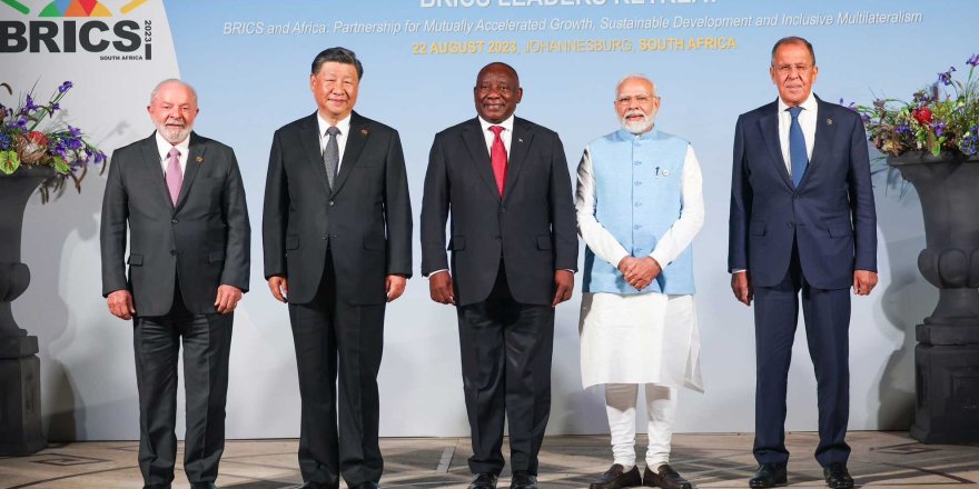 Çin'den Trump'ın BRICS tehdidine tepki: 'Dolar hegemonyasını kullanıyor'