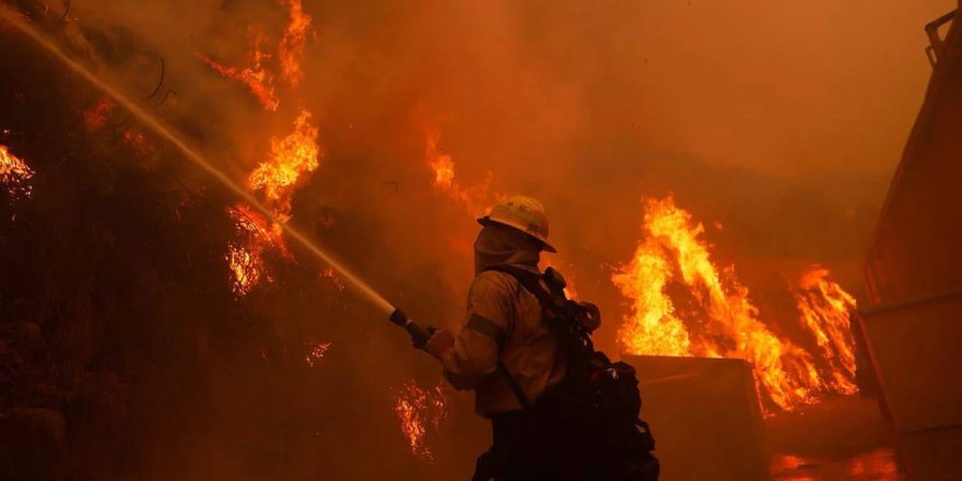 Los Angeles'ta orman yangını, zenginlerin yaşadığı bölgeleri cehenneme çevirdi