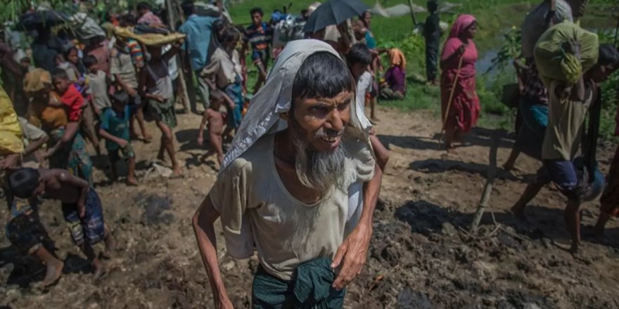 Myanmar ordusundan Arakanlı Müslümanlara hava saldırısı