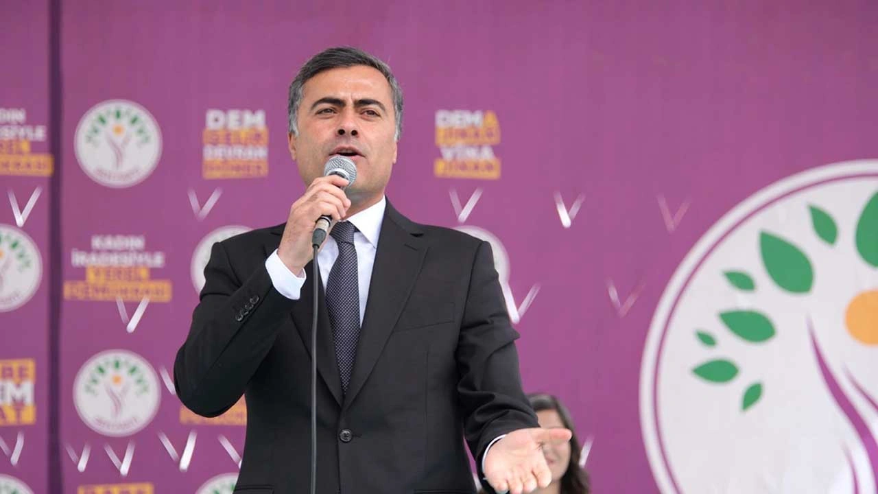 Van Büyükşehir Belediye Eş Başkanı Abdullah Zeydan hakkında açılan dava ertelendi