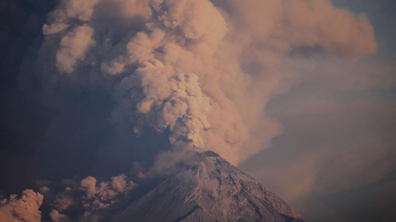 Guatemala'daki Fuego Yanardağı patladı