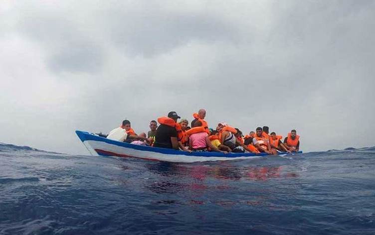 Akdeniz'de göçmenleri taşıyan bot battı: 6 ölü 40 kayıp