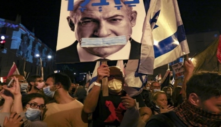 Tel Aviv’de On binler Netanyahu İstifa Diye Bağırdı