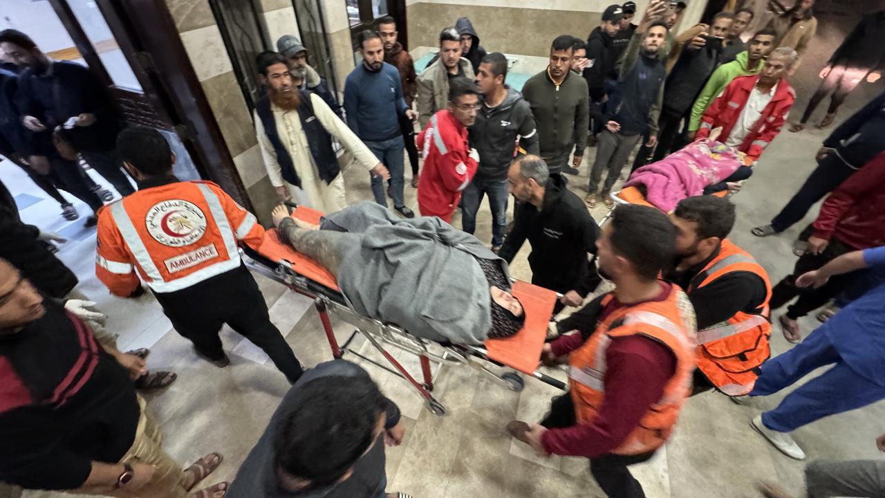 Katil İsrail'in Gazze'ye düzenlediği saldırılarda 10 Filistinli şehit oldu