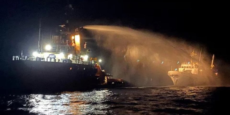 Siyonist teröristler Gazze'ye giden aktivist yardım gemisine saldırdı