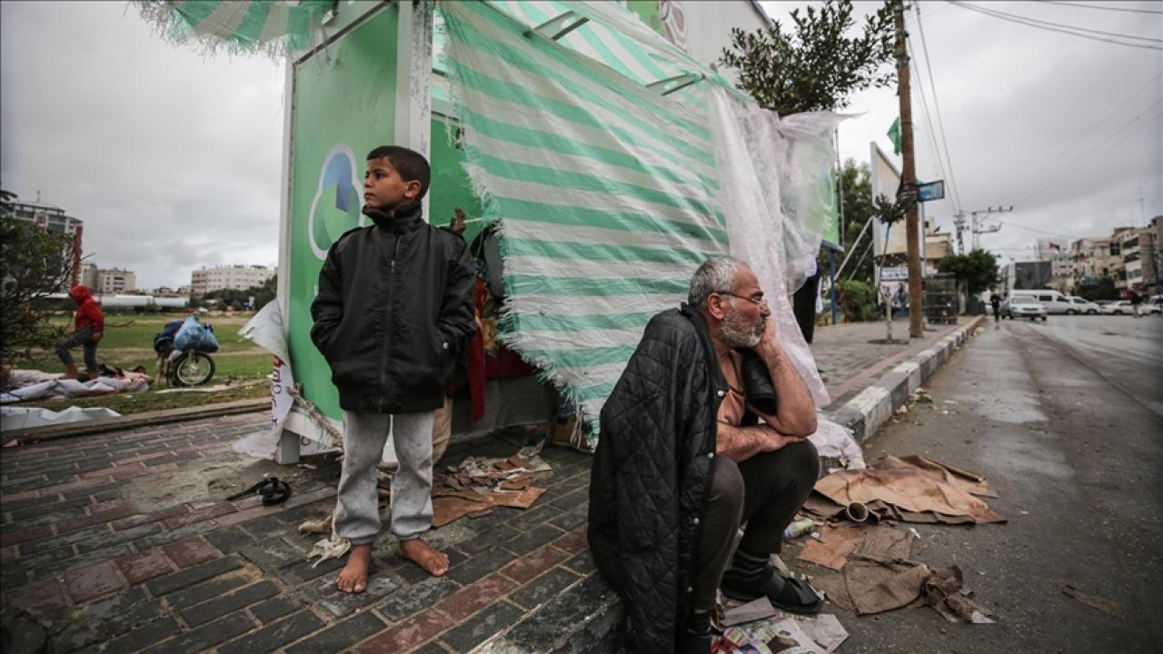 Katil İsrail'in Gazze'ye saldırılarında şehit sayısı 52 bin 495'e yükseldi
