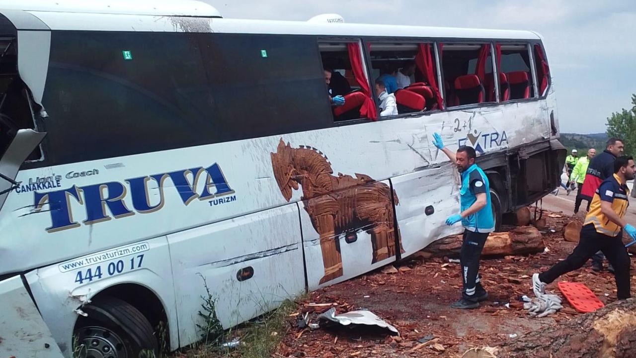 Çanakkale'de zincirleme kaza: 8 ölü, 20 yaralı