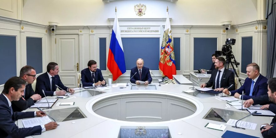 Putin ateşkesi reddederken AB, Rusya'ya yeni yaptırımları kabul etti