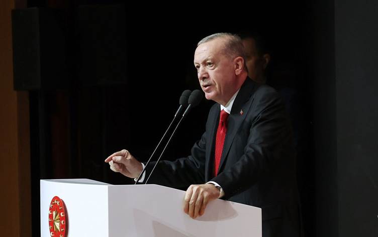 Cumhurbaşkanı Erdoğan: Yeni anayasa çalışmaları başladı, 10 hukukçu arkadaşımızı görevlendirdim