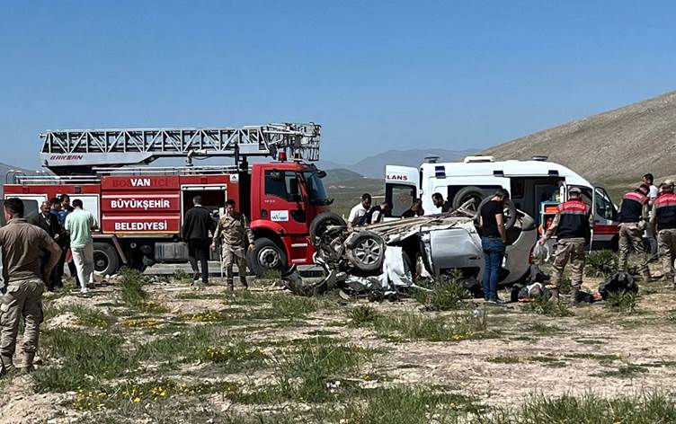 Van'da feci kaza: 4 ölü, 2 yaralı