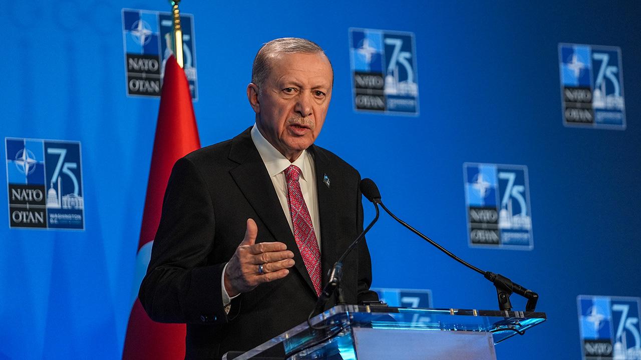 Cumhurbaşkanı Erdoğan, kritik NATO zirvesine katılmak için Hollanda'ya gidiyor