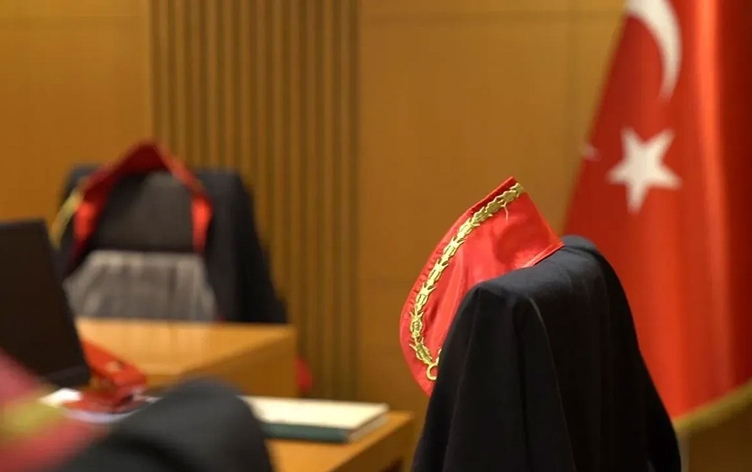 4 bin 36 hakim ve savcının görev yeri değişti