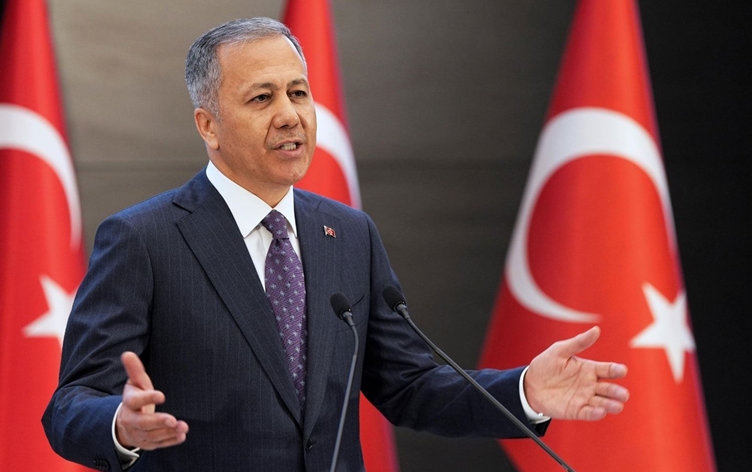 Bakan Yerlikaya: İzmir, Bilecik ve Hatay’da 50 bin kişi güvenli bölgelere taşındı