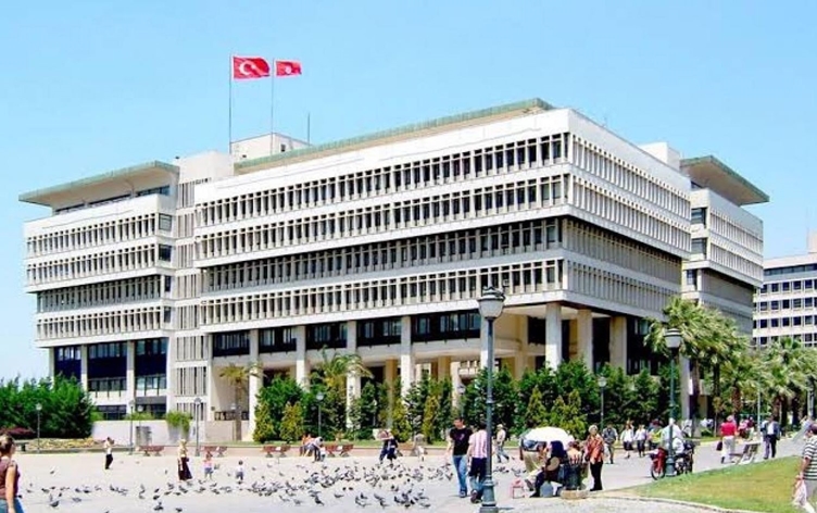 İzmir'de 'yolsuzluk' operasyonu: 120 kişi gözaltına alındı