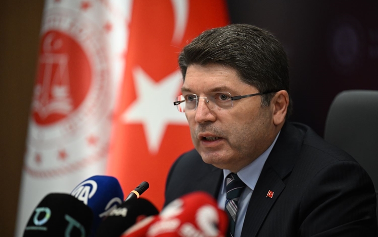 Bakan Tunç açıkladı: Orman yangınları soruşturmalarında 13 kişi tutuklandı