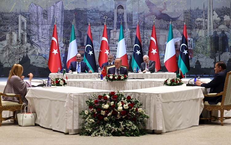 Türkiye-İtalya-Libya zirvesi İstanbul’da başladı