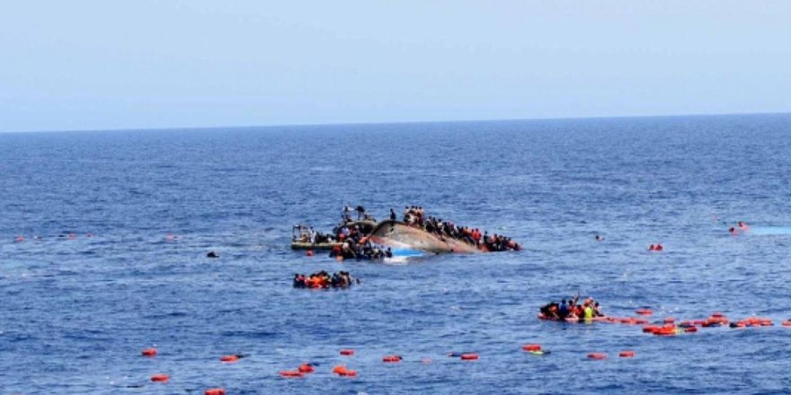 Göçmenleri taşıyan tekne alabora oldu, 55 kişi hayatını kaybetti