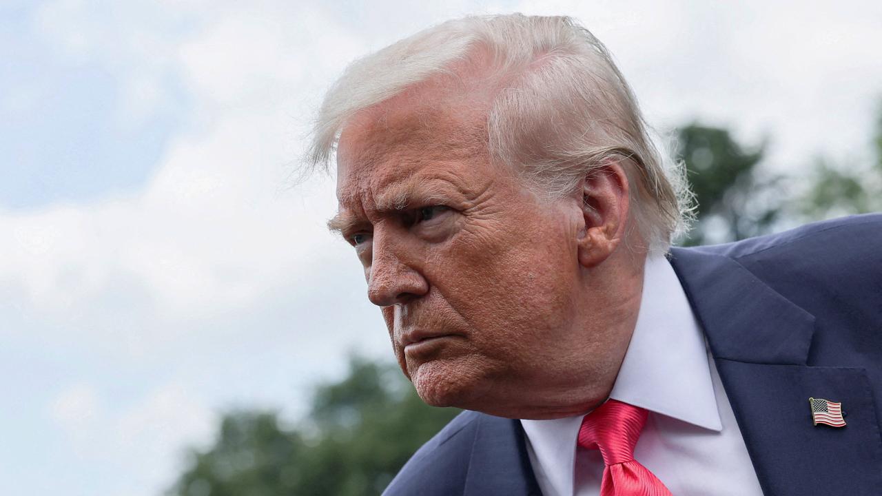 Trump, Çin'e yönelik yüksek tarifeleri 90 gün daha askıya aldı