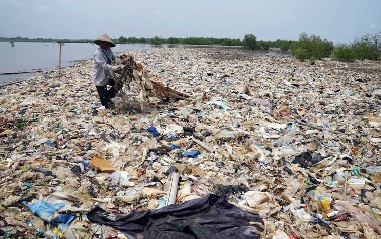 BM uyardı: Dünyadaki plastik miktarı 270 milyon otomobile eşit