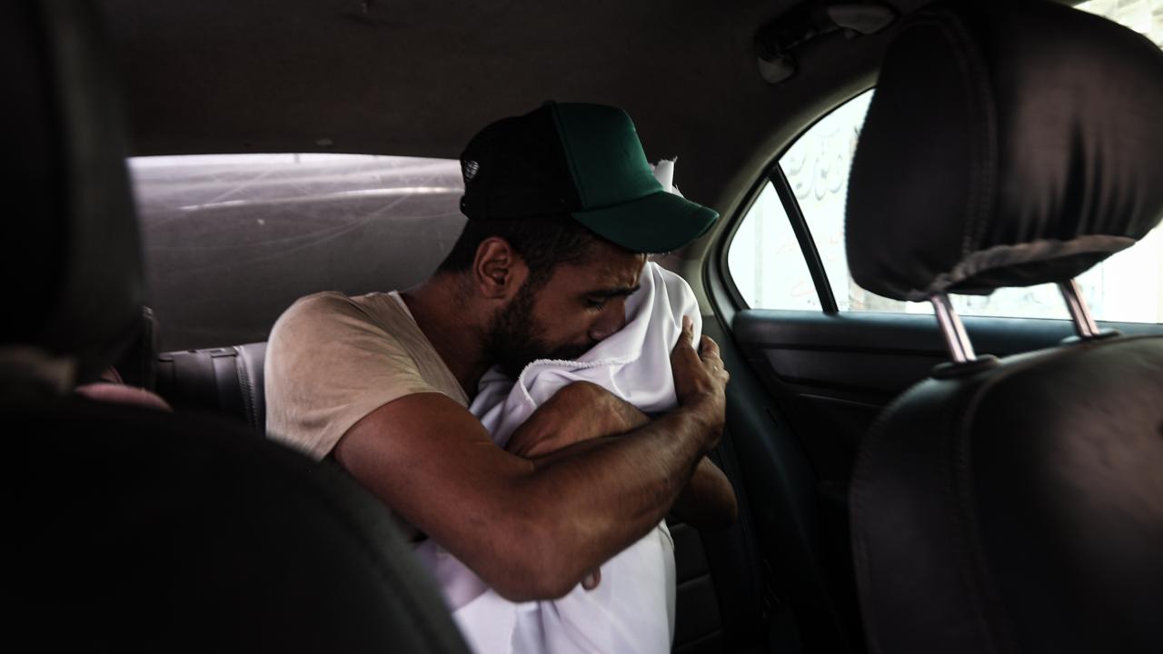 Katil İsrail'in Gazze'ye sabah saatlerinde düzenlediği saldırılarda 33 Filistinli şehit oldu