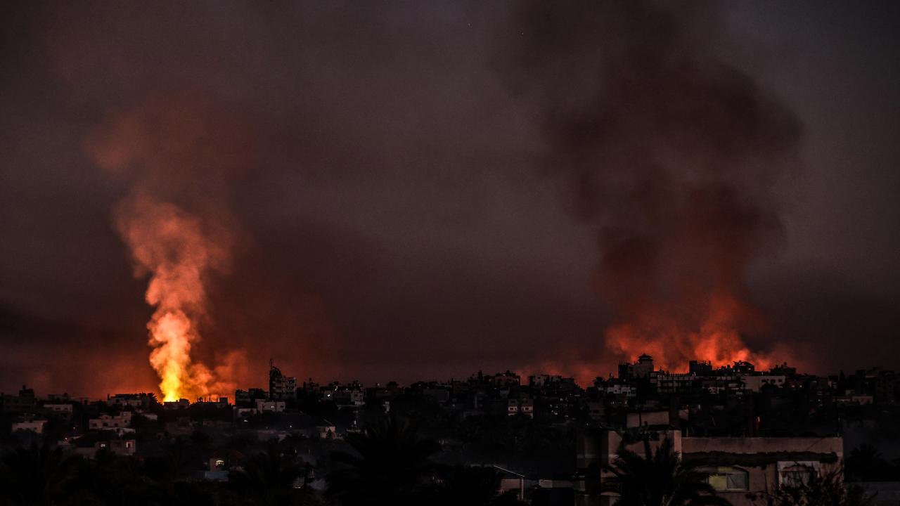 Katil İsrail, Gazze Şeridi'ne gece boyu 50 hava saldırısı gerçekleştirdi