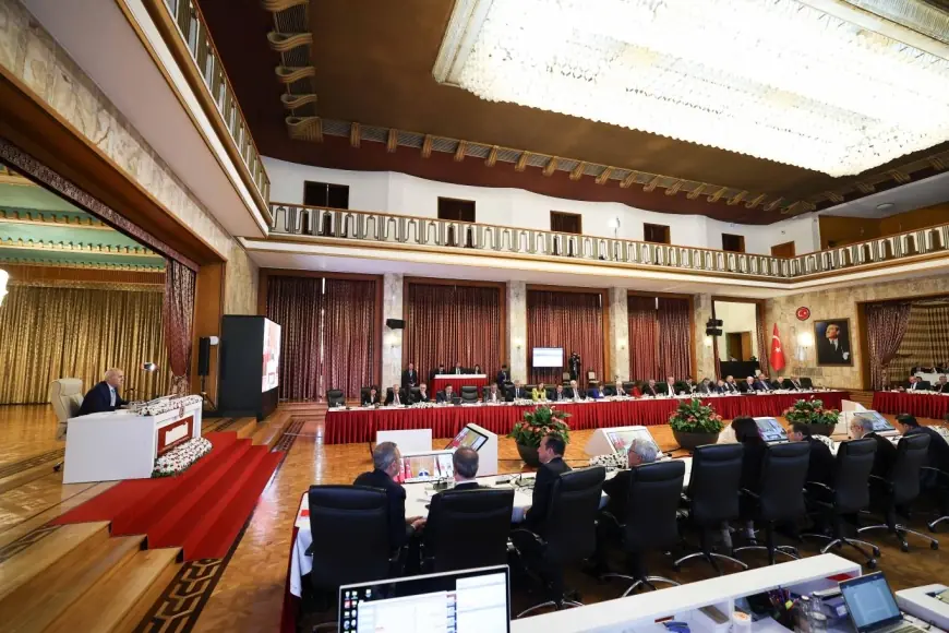 Komisyon Kapanışında Konuşan Kurtulmuş’tan Kürt Kimliği Mesajı