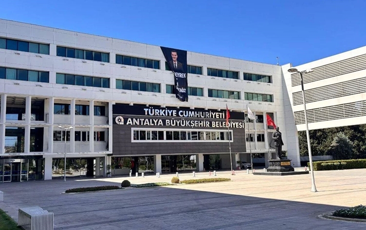 Antalya Büyükşehir Belediyesi'ne yeni operasyon: 20 kişi hakkında gözaltı kararı