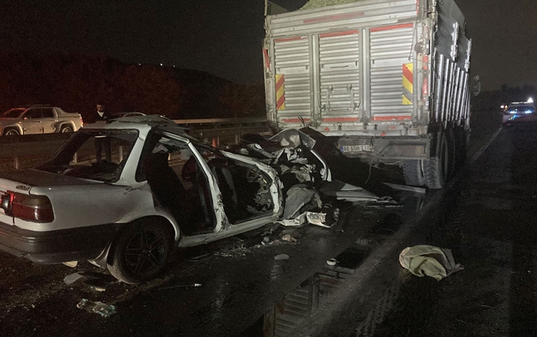 Antep'te trafik kazası: Aynı aileden 3 kişi hayatını kaybetti