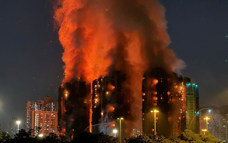 Hong Kong'da sitede yangın: 36 ölü, 29 yaralı