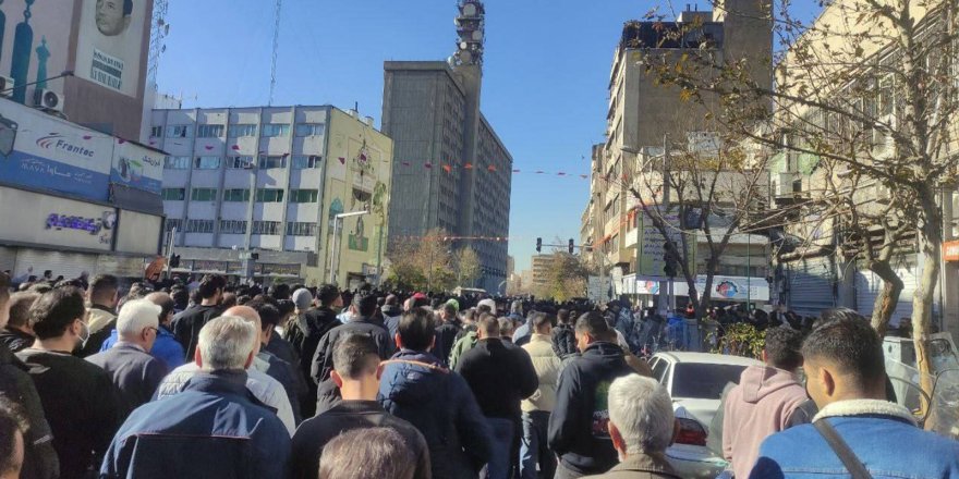 İran’da ekonomik kriz