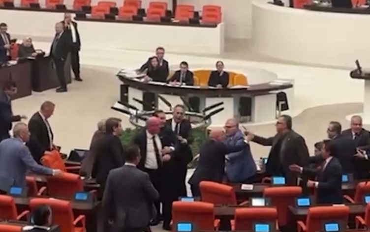 Mesud Barzani ve Fransa’nın Bağdat Büyükelçisi arasında Suriye görüşmesi