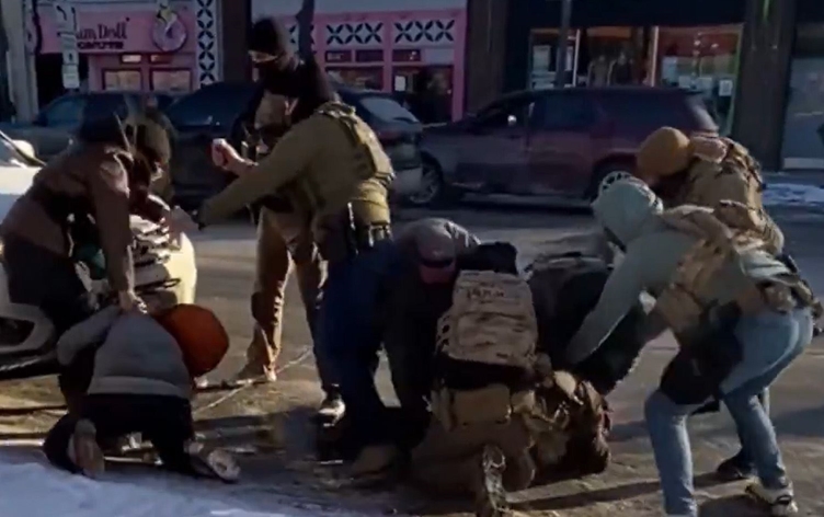 ABD karıştı: Minneapolis’te federal polis infazı sonrası isyan çıktı